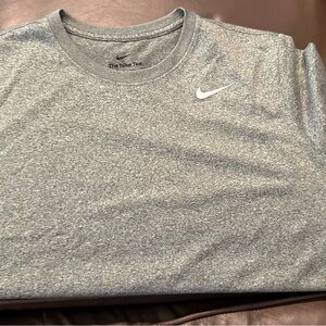 Nike X-Large dri-fit short sleeve shirt